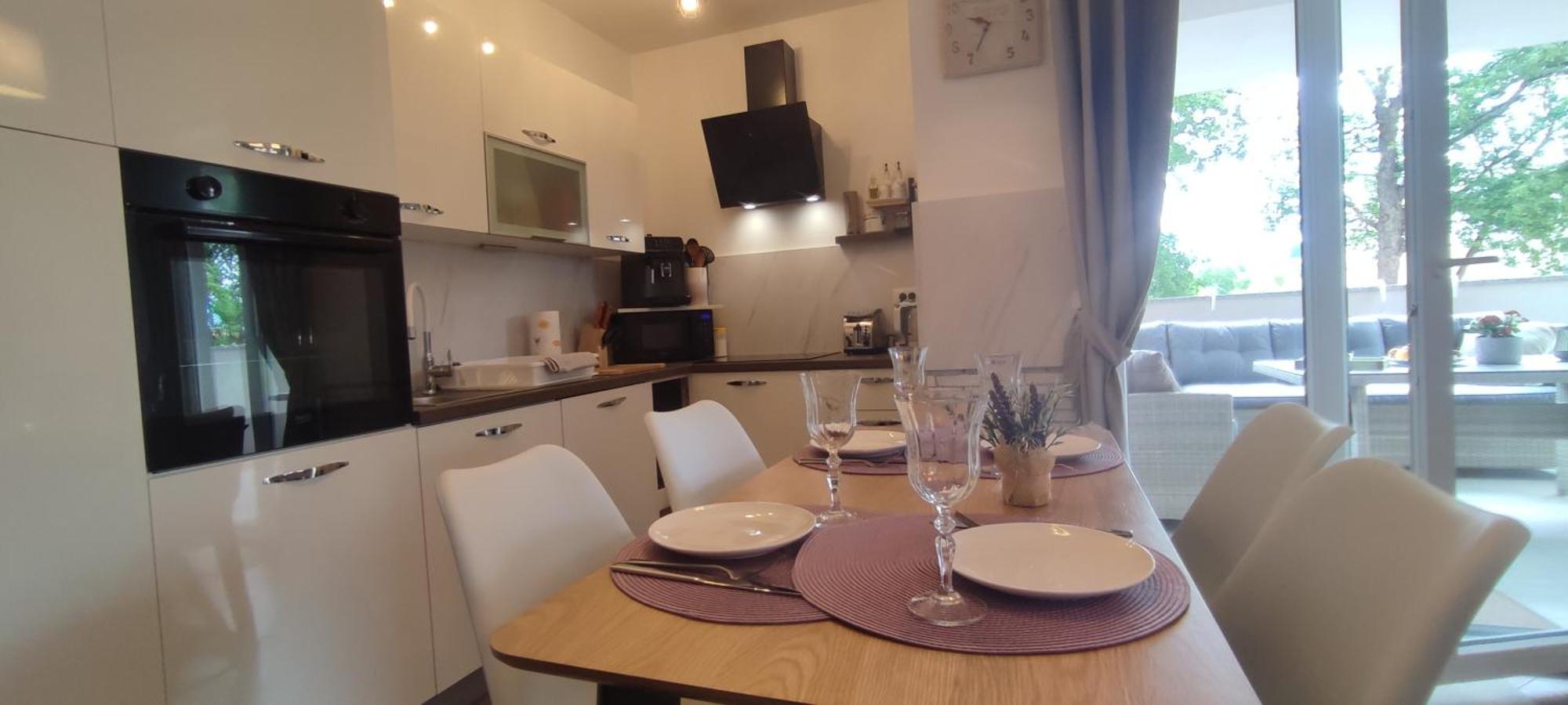 Sunny Oasis Apartment - High Ground Floor With Sunny Terrace & Private Garden!! Medulin Kültér fotó